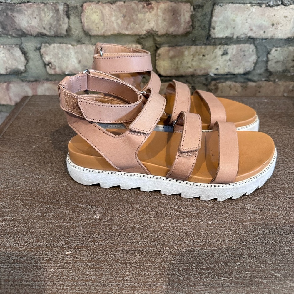 Sorel Women's Roaming Multi-Strap Sandals - Picture 2 of 7